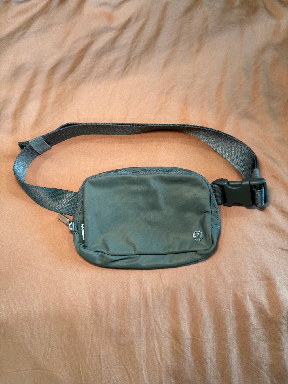 Lululemon Everywhere Belt Bag 1L Green